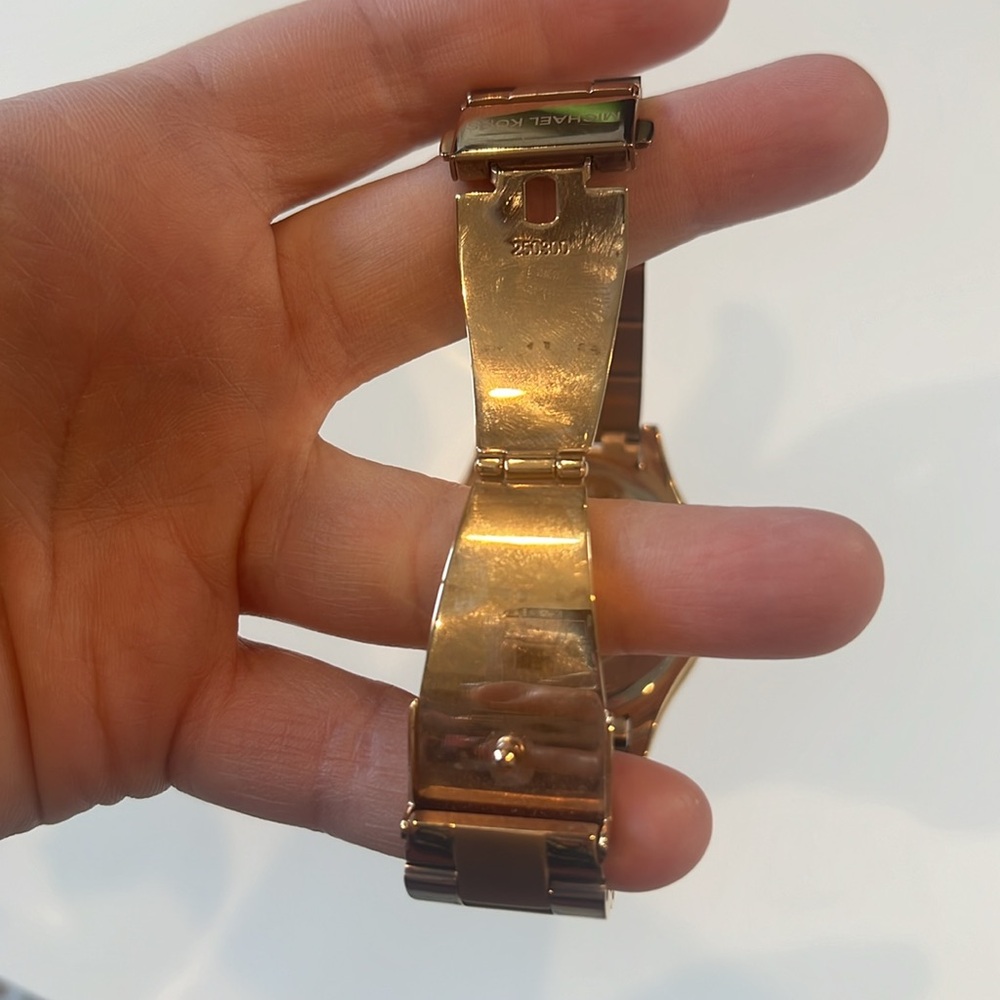 Michael Kors MK3197 Runway Rose Gold Dial Rose Gold Stainless Women's Watch - Picture 6 of 7